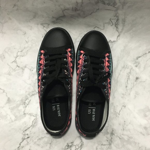 Aztec Tribal Pattern Sneakers - Picture 7 of 9